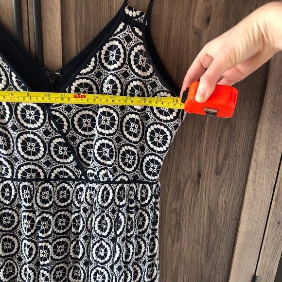 J Crew Embroidered Dress with POCKETS! - Picture 4 of 8